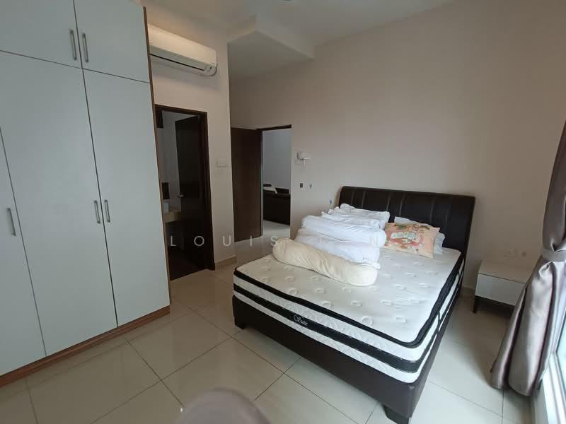 M Condominium @ Larkin - 4