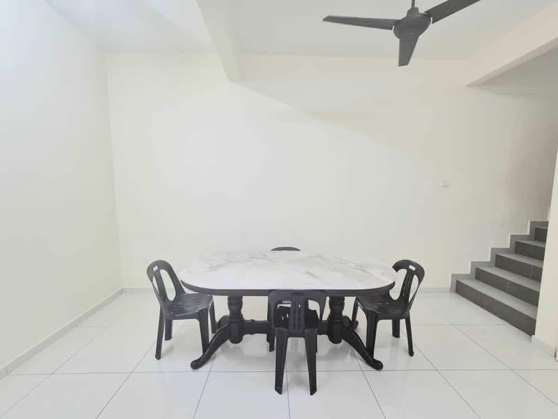 Rini Hills 2 - 3
