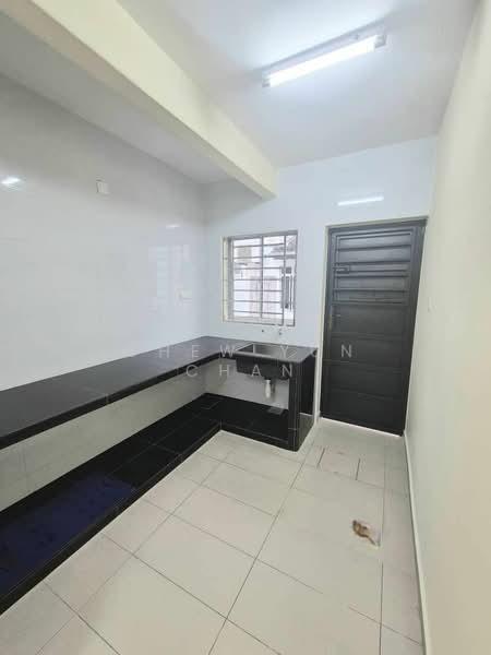 Rini Hills 2 - 5