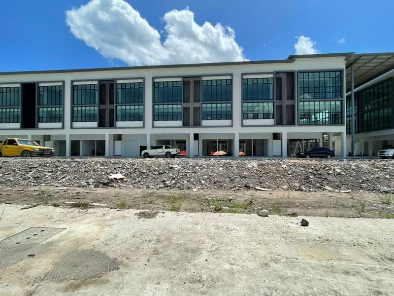 Pine parade phase 2 shop lot facing main road at kuching Sarawak Malaysia - 5