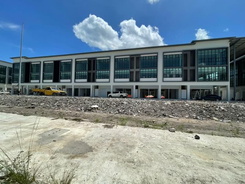 Pine parade phase 2 shop lot facing main road at kuching Sarawak Malaysia - 3