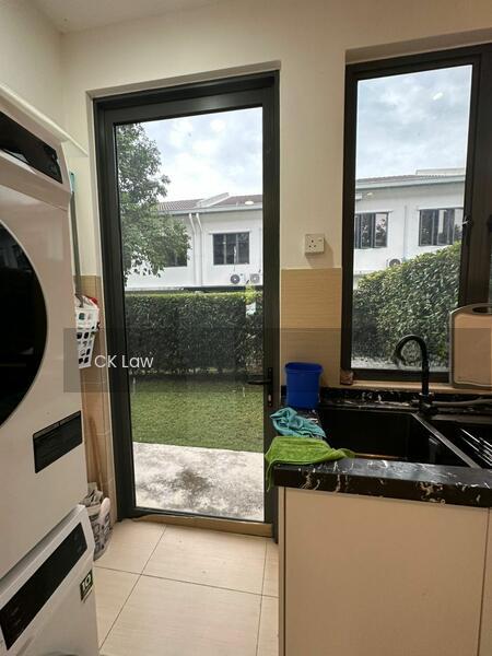 Diamond City, Renovated with Fully Furnished - 4