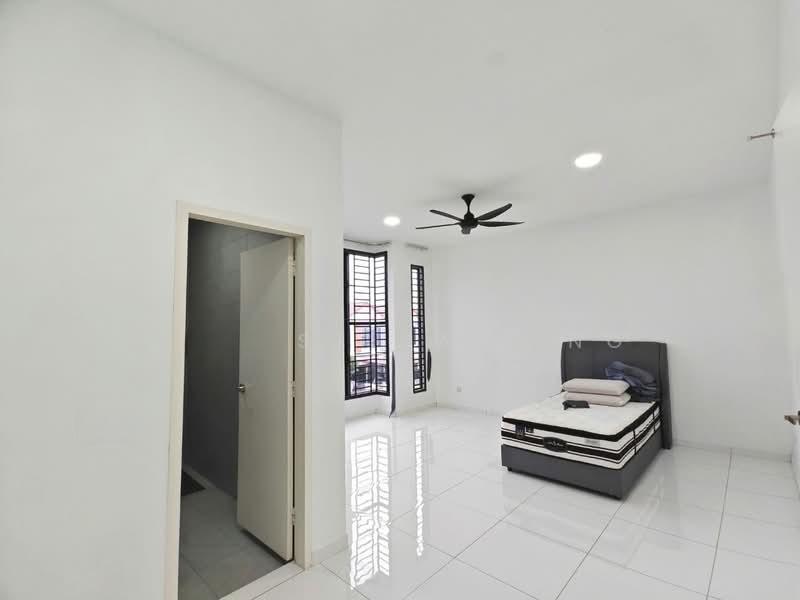 26th Avenue, Bukit Indah - 5