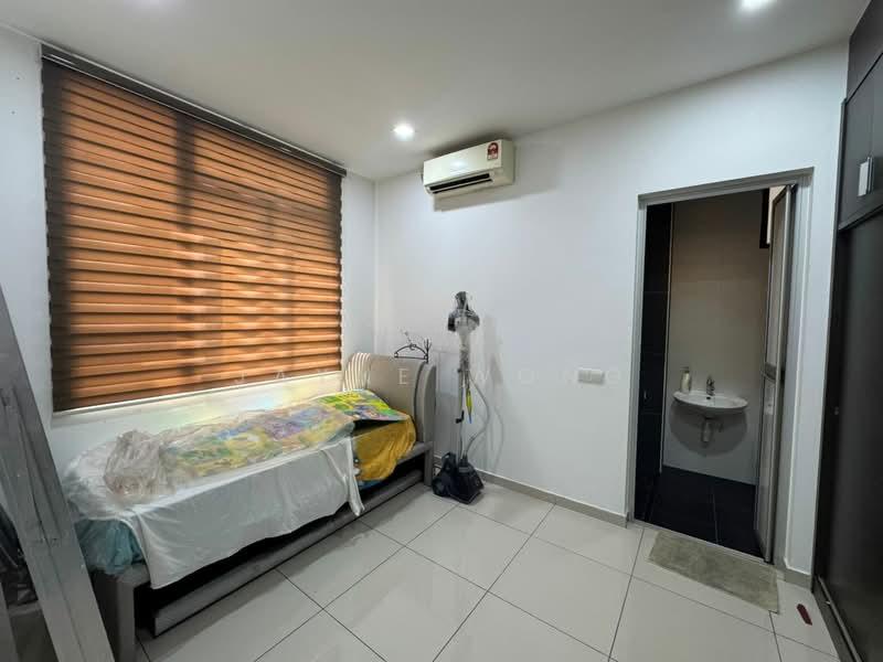 Garden Villas, Bukit Indah - 3