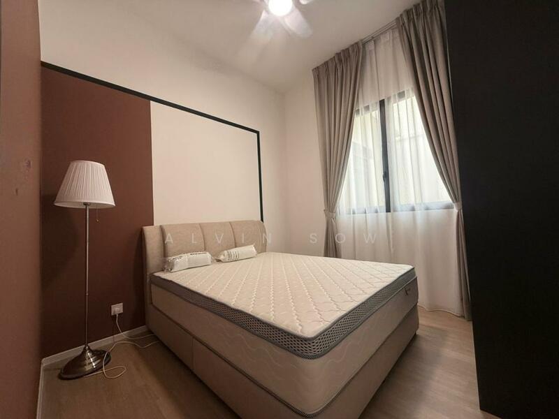 Laurel Residence - 1