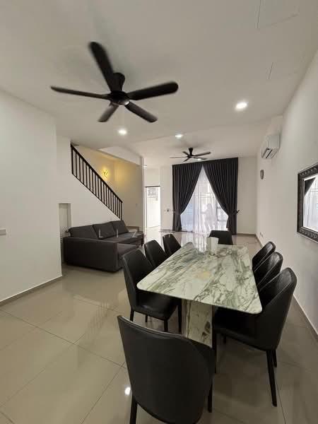RESIDENSI BOTANI 1 - 3