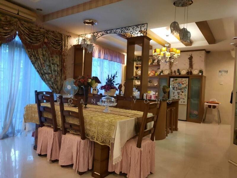 Double Storey Link Bungalow @ Austin Perdana, Taman Mount Austin, Johor Bahru - 2