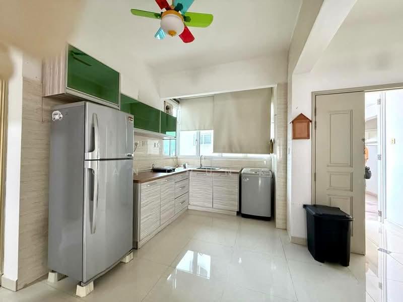 Gurney Park Condominium - 4