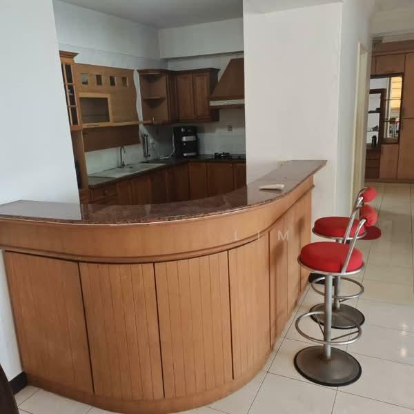 Gold Coast Resort Condominium - 3