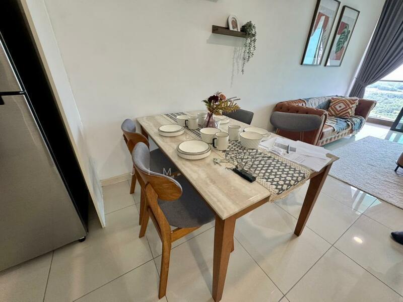 The M @ Medini Macrolink - 4