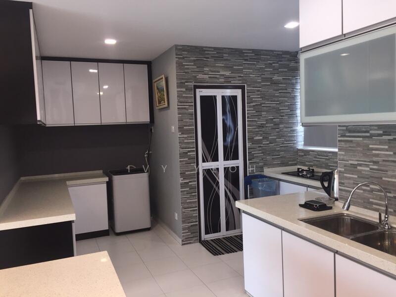 One World 2 (1-Sky) - 3