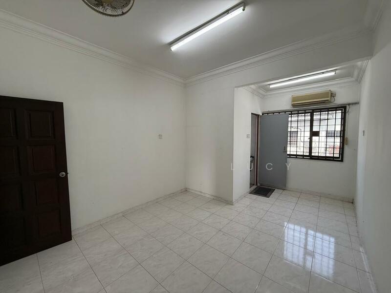 Taman Johor Jaya - 5