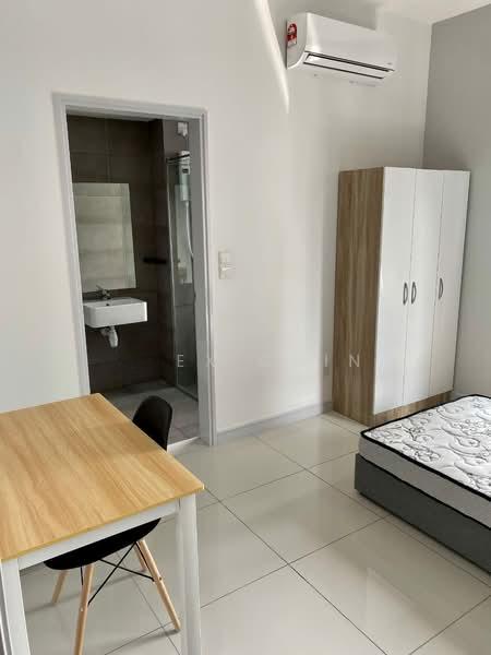 Riana South - 4