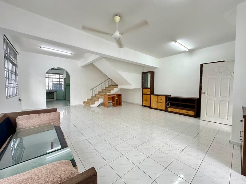 2-storey Terrace House at Taman Cheng Utama - 2