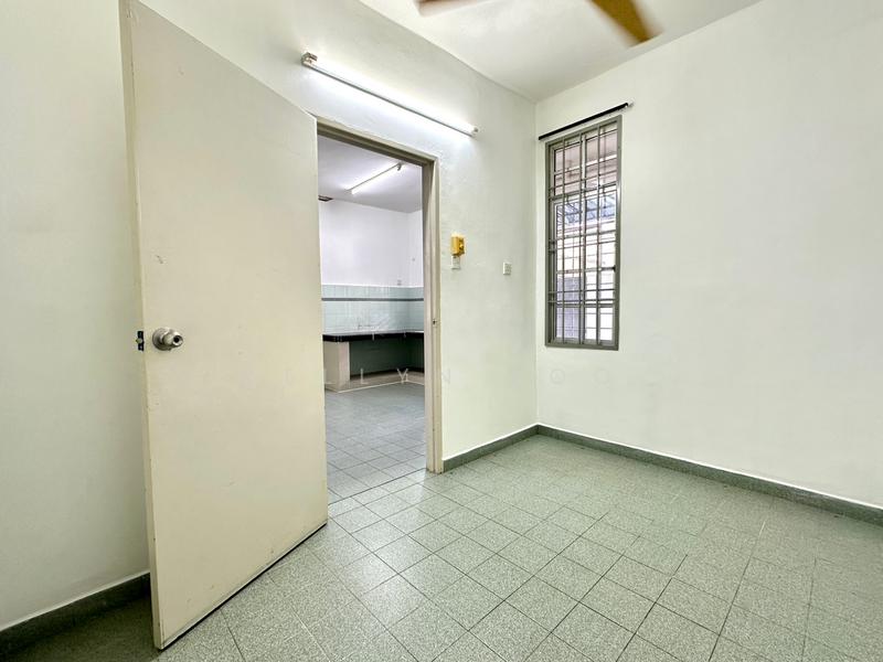 2-storey Terrace House at Taman Cheng Utama - 5