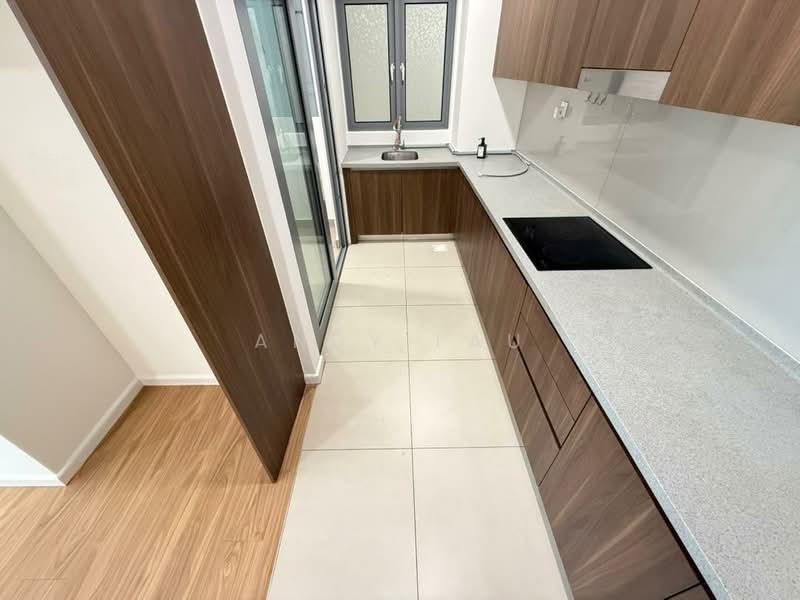Lakefront Residence - 4