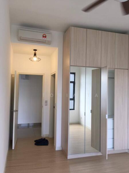 Lakeville Residence - 4