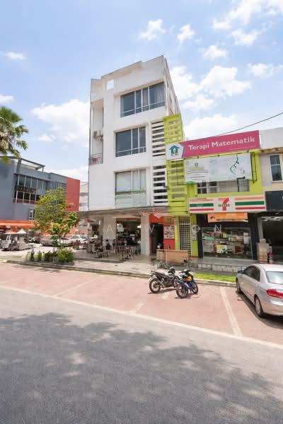 Taman Puncak Jalil - 3