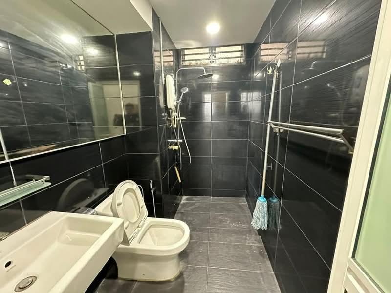 Indah Court Apartment - 4