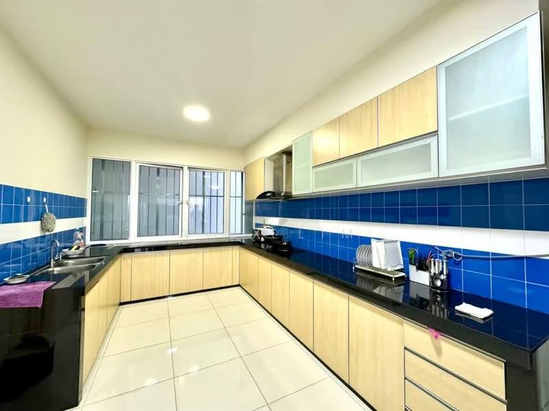 Central Park condominium - 4