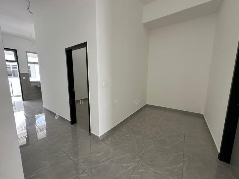 Iconia Garden Residence - 5