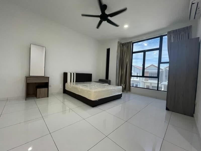 26th Avenue, Bukit Indah - 3
