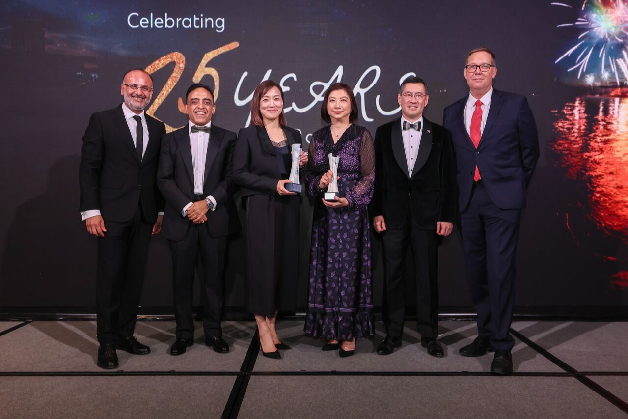 Prudential plc image 1
